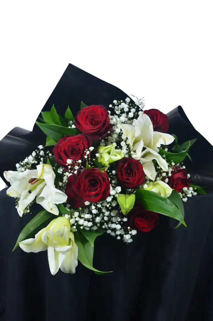Ramo de rosas y lirios 