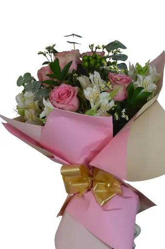 [010] Ramo de rosas y astromelias 